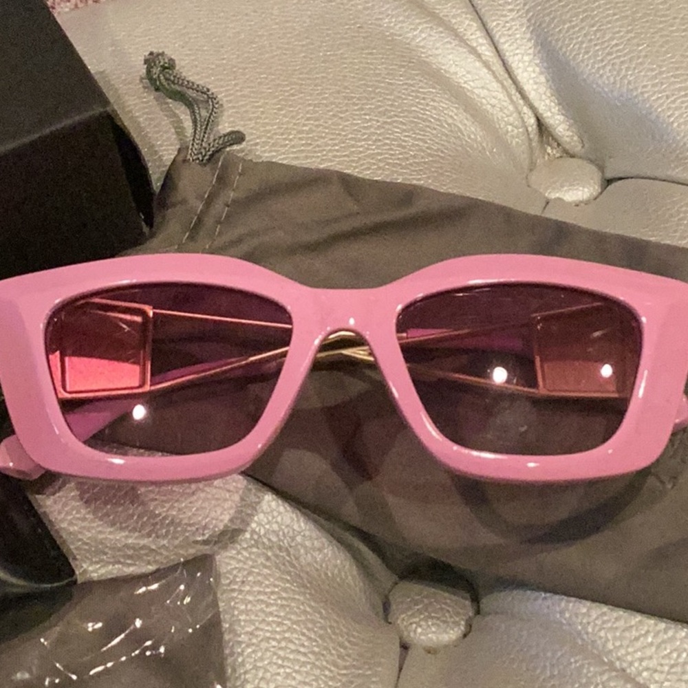 100 Classic Pink Square Sunglasses New - Picture 6 of 9